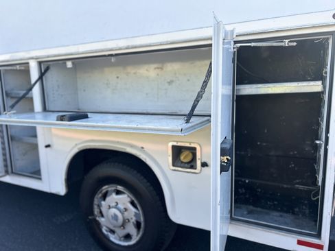 Used 2016 Ford E-350 and Econoline 350 Super Duty image 11