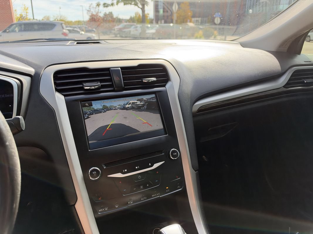 Used 2014 Ford Fusion SE w/ Equipment Group 202A FWD image 21