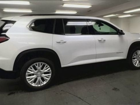 Used 2024 GMC Acadia Elevation AWD/4WD image 9