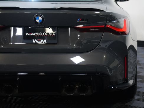 Used 2021 BMW M4 Competition w/ Executive Package RWD image 17