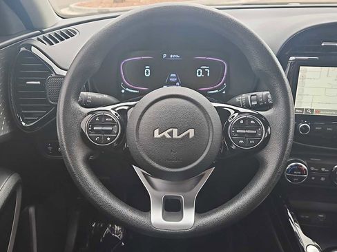 Used 2023 Kia Soul S FWD image 12