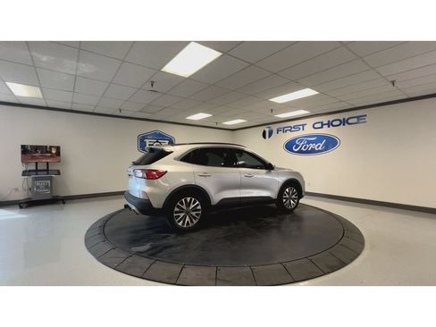 Used 2020 Ford Escape Titanium AWD/4WD image 2