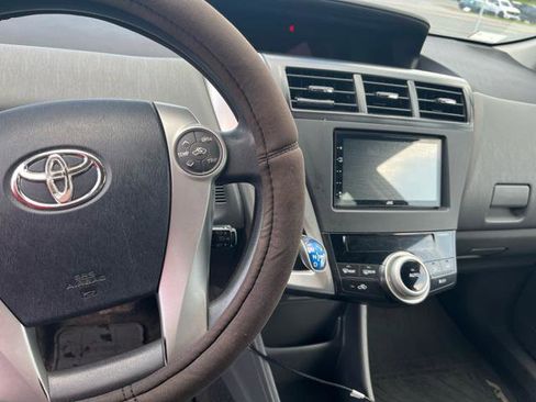 Used 2013 Toyota Prius V image 6