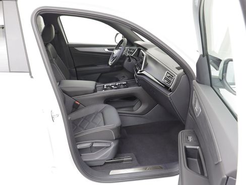 New 2026 Volkswagen Atlas Cross Sport SE image 19