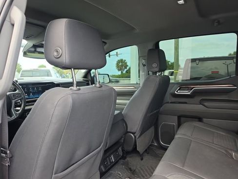 Used 2022 Chevrolet Silverado 1500 LT AWD/4WD image 10
