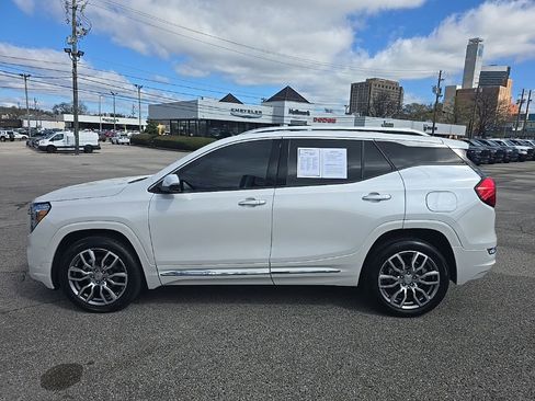 Used 2023 GMC Terrain Denali w/ Denali Premium Package image 6