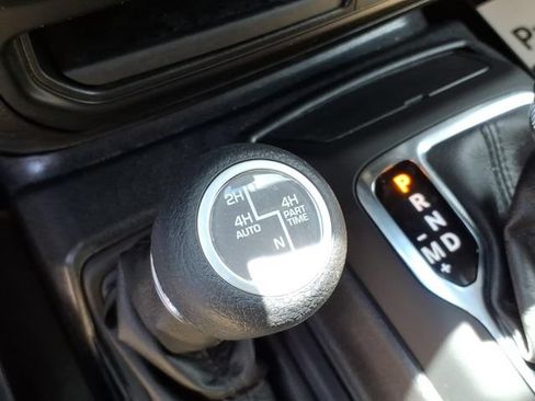 Used 2022 Jeep Wrangler Unlimited Sport AWD/4WD image 27
