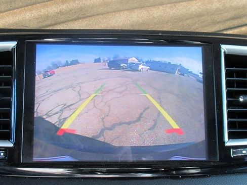 Used 2022 Chrysler Pacifica Touring-L image 27