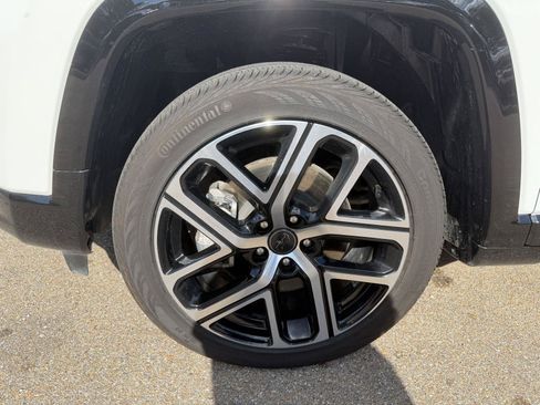 Certified 2025 Jeep Compass Limited w/ Elite Group AWD/4WD image 24