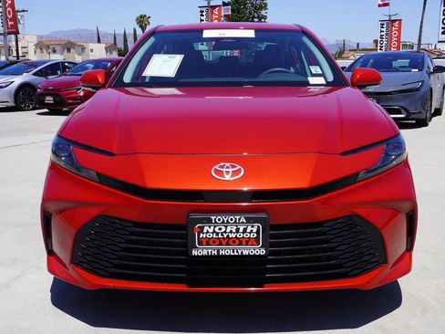 Certified 2025 Toyota Camry LE FWD image 3