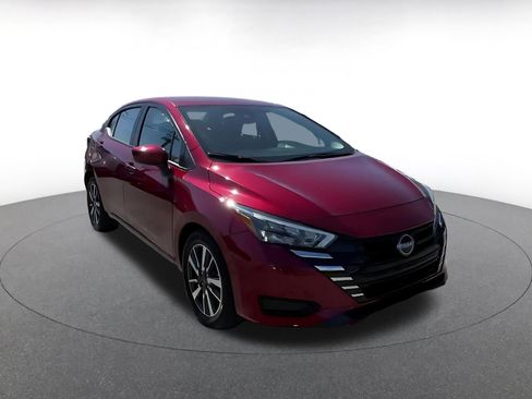 Used 2025 Nissan Versa SV image 3