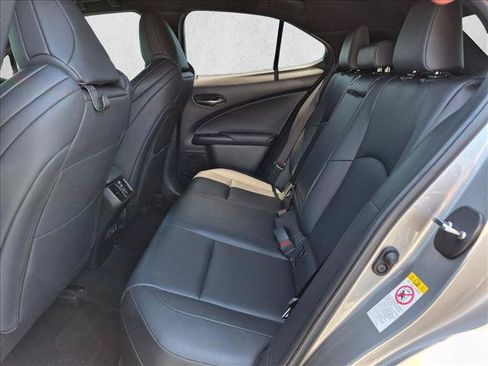Used 2019 Lexus UX 200 FWD image 19