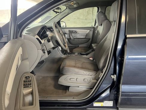 Used 2016 Chevrolet Traverse LT w/ Style and Technology Package AWD/4WD image 13