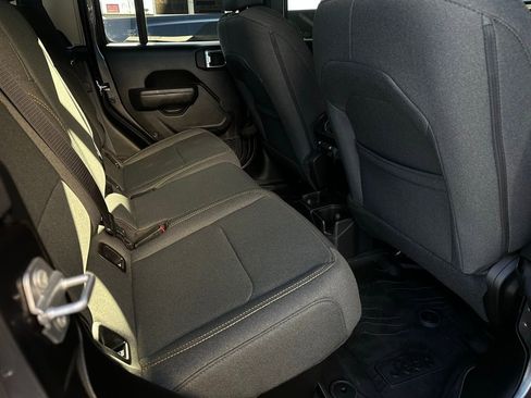 Used 2025 Jeep Gladiator Willys image 18