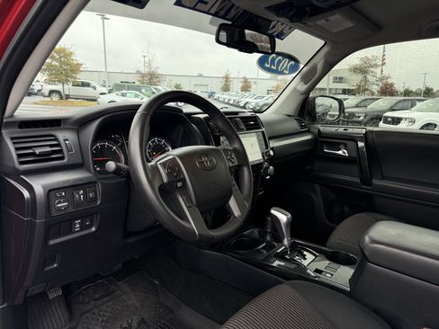 Used 2022 Toyota 4Runner TRD Off-Road image 10