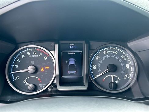 Used 2020 Toyota Tacoma TRD Off-Road image 11