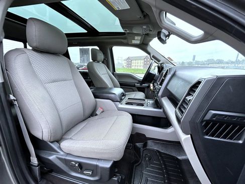 Used 2018 Ford F150 XLT w/ Equipment Group 302A Luxury AWD/4WD image 17