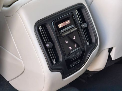 New 2026 Aston Martin DBX 707 image 35