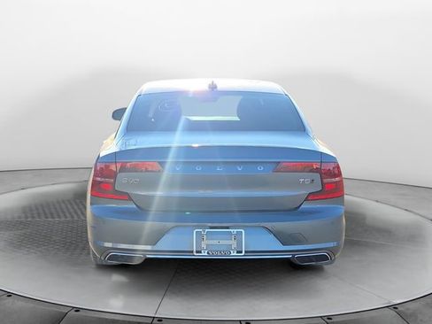 Used 2018 Volvo S90 T5 Momentum w/ Momentum Plus Package image 4