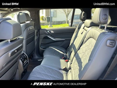 Used 2024 BMW X7 xDrive40i w/ M Sport Package AWD/4WD image 19
