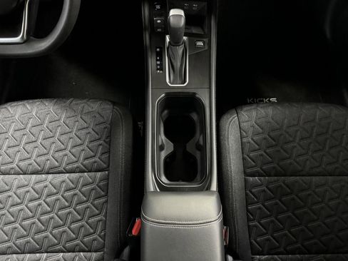 Used 2025 Nissan Kicks SV image 19