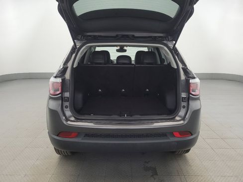 Used 2019 Jeep Compass Latitude w/ Popular Equipment Group image 29