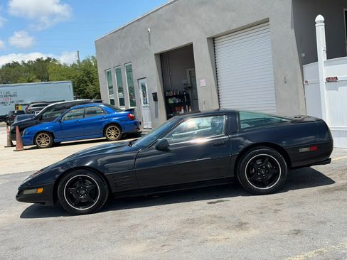 Used 1994 Chevrolet Corvette Coupe RWD image 5