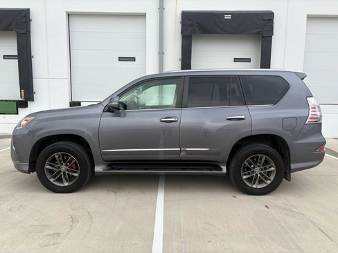 Used 2015 Lexus GX 460 w/ Premium Package AWD/4WD image 4