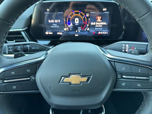 New 2026 Chevrolet Suburban Premier image 25