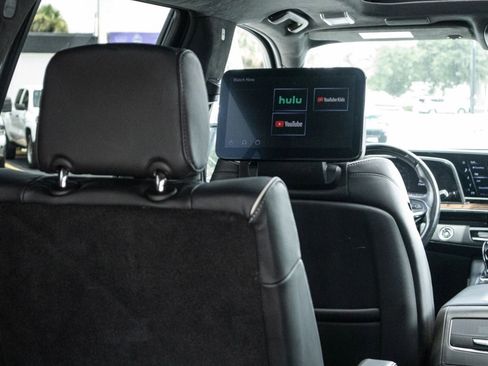 Used 2023 Cadillac Escalade Sport Platinum RWD image 12