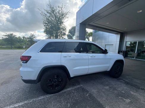 Used 2015 Jeep Grand Cherokee Laredo AWD/4WD image 3