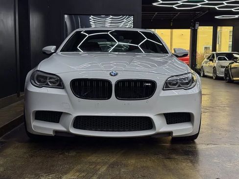 Used 2015 BMW M5 RWD image 2