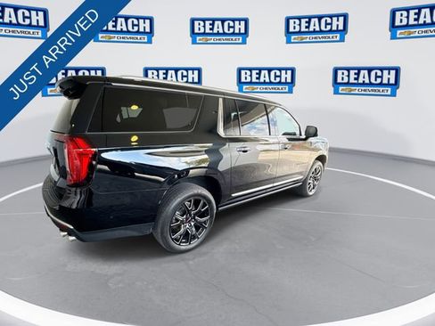 Used 2024 GMC Yukon XL Denali w/ Denali Reserve Package image 8