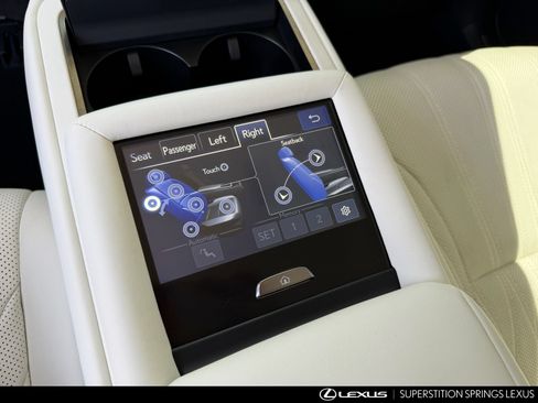 Used 2023 Lexus LS 500h AWD w/ Luxury Package image 31