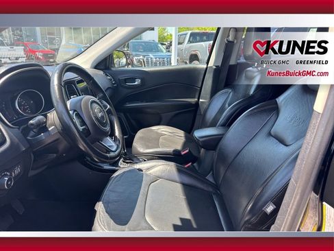 Used 2018 Jeep Compass Limited w/ Navigation Group AWD/4WD image 17