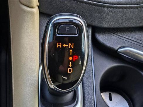 Used 2018 Cadillac XT5 FWD image 11