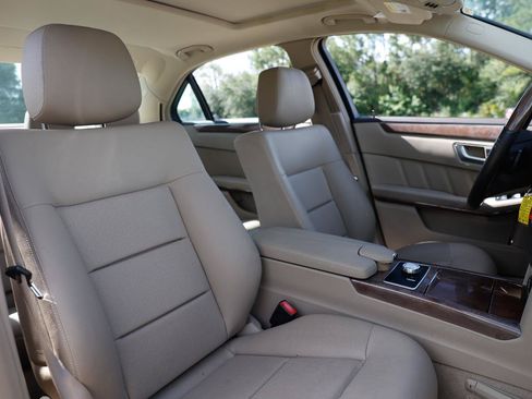 Used 2013 Mercedes-Benz E 350 4MATIC Sedan w/ Premium 1 Pkg image 18