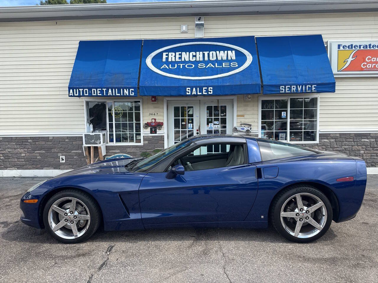Used 2007 Chevrolet Corvette Coupe w/ Preferred Equipment Group RWD image 2
