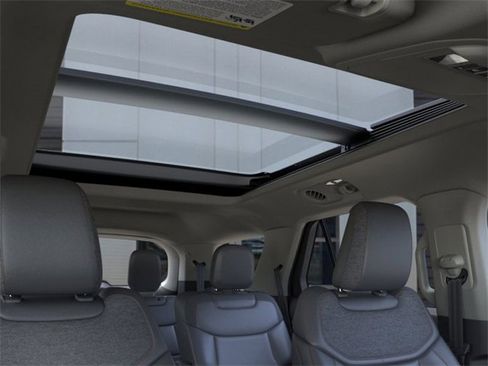 New 2025 Ford Explorer Active w/ Active Comfort Package image 22