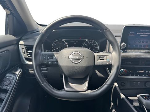 Used 2025 Nissan Rogue SV AWD/4WD image 12