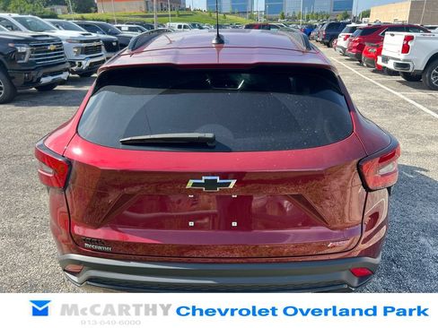 Used 2025 Chevrolet Trax RS w/ Driver Confidence Package FWD image 4