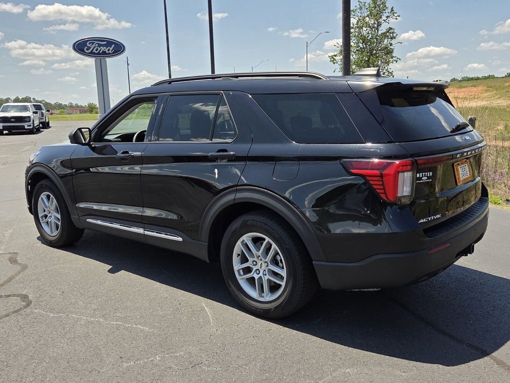 Used 2025 Ford Explorer Active RWD image 9