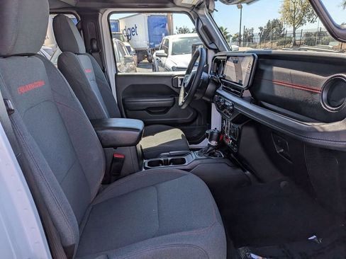 Used 2025 Jeep Wrangler Unlimited Rubicon image 29