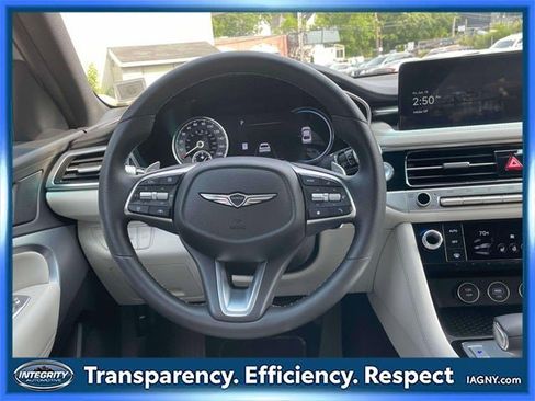 Used 2025 Genesis G70 2.5T image 14