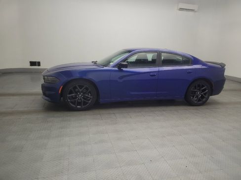 Used 2020 Dodge Charger SXT w/ Blacktop Package RWD image 2
