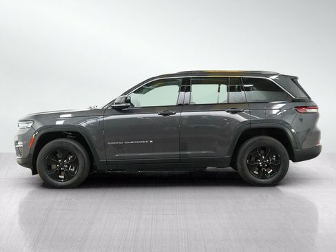 Used 2023 Jeep Grand Cherokee 4WD 4xe image 2