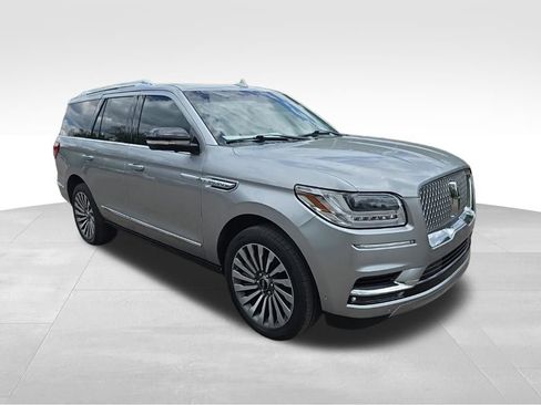 Used 2021 Lincoln Navigator Reserve w/ Luxury Package AWD/4WD image 3