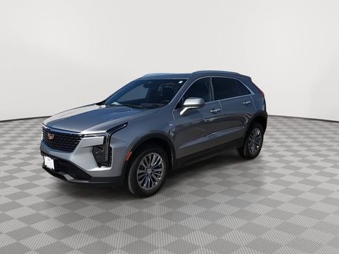 Used 2024 Cadillac XT4 Premium Luxury w/ Technology Package AWD/4WD image 4