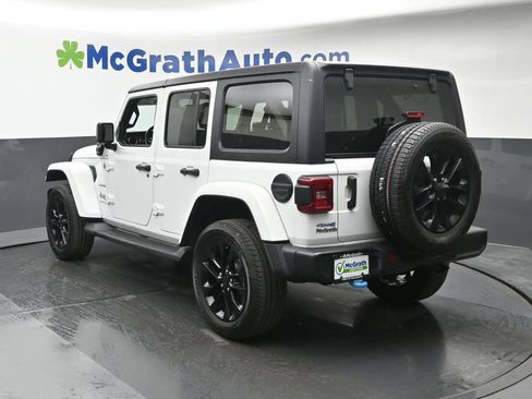 Used 2023 Jeep Wrangler Unlimited Sahara w/ Cold Weather Group AWD/4WD image 24