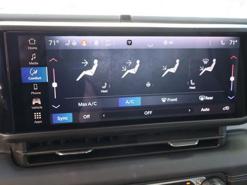 Used 2025 Jeep Wrangler Unlimited Sahara w/ Safety Group image 38